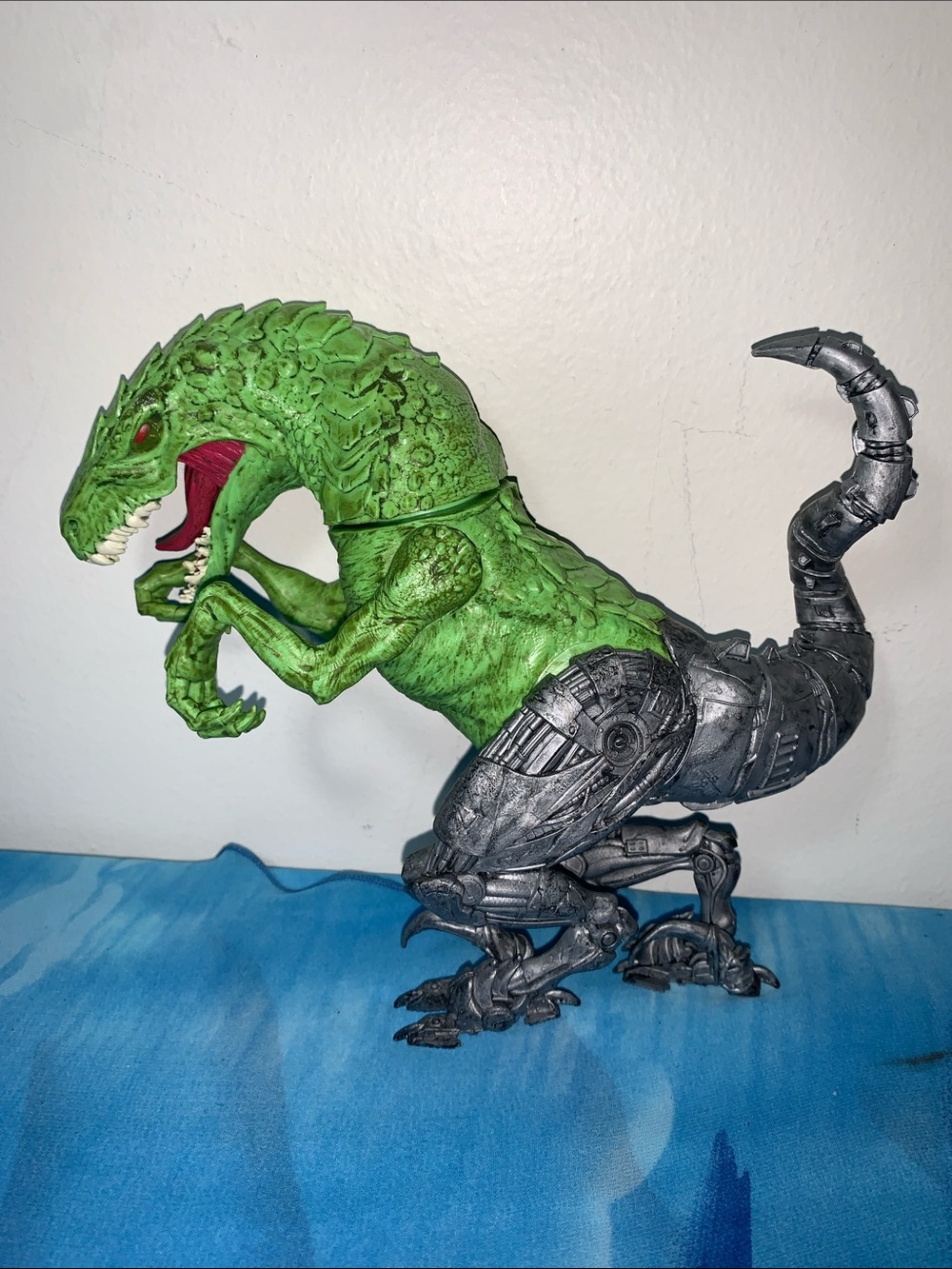 McFarlane Toys RAW10 Raptar action figure